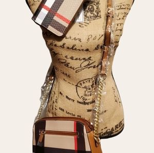 Crossbody purse with wallet